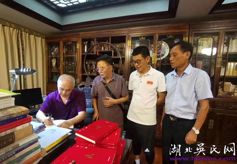 律所择福地,秉法谱华章 ——鄂冶吴氏宗亲会共庆湖北高策律师事务所乔迁开业盛典 律所择福地,秉法谱华章 ——鄂冶吴氏宗亲会共庆湖北高策律师事务所乔迁开业盛典
