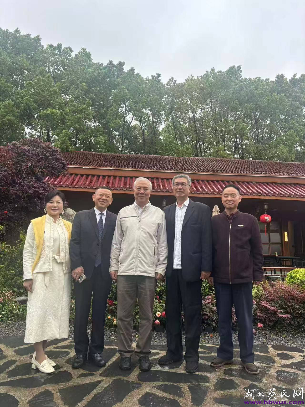 公差不忘宗亲情 乡音不改桑梓心